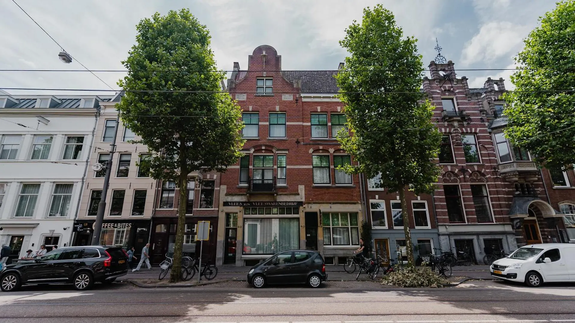 De Jonker Urban Studios & Suites location