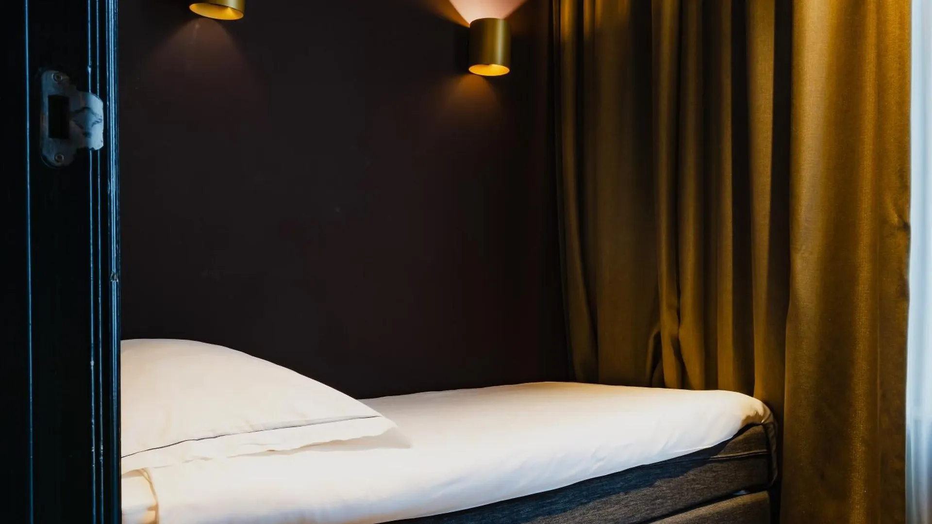 De Jonker Urban Studios & Suites Амстердам Отель