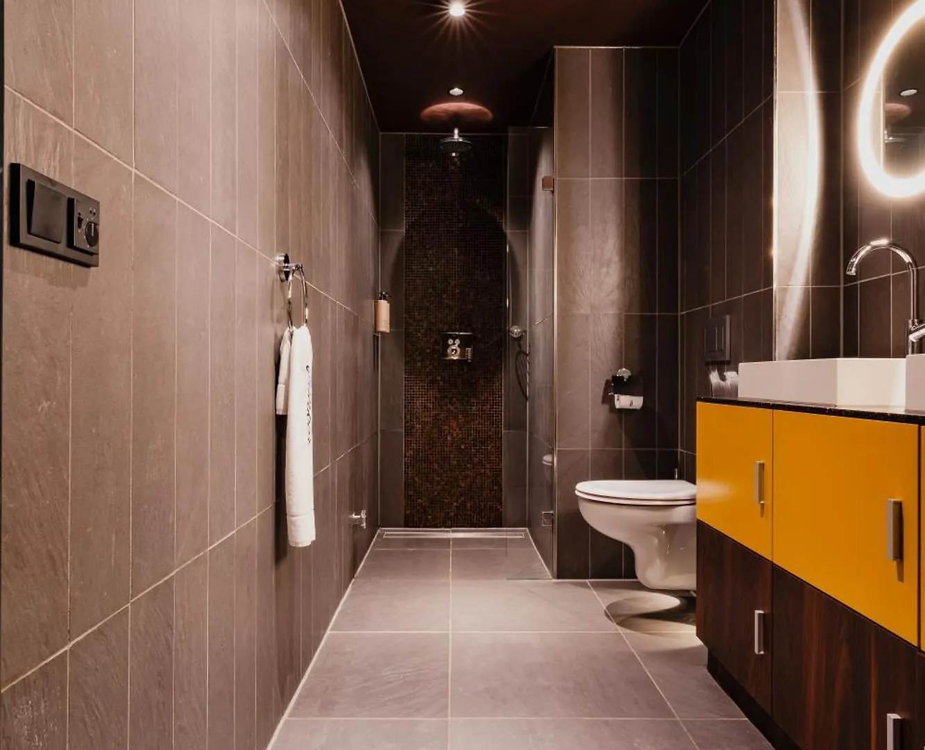 Отель De Jonker Urban Studios & Suites Амстердам