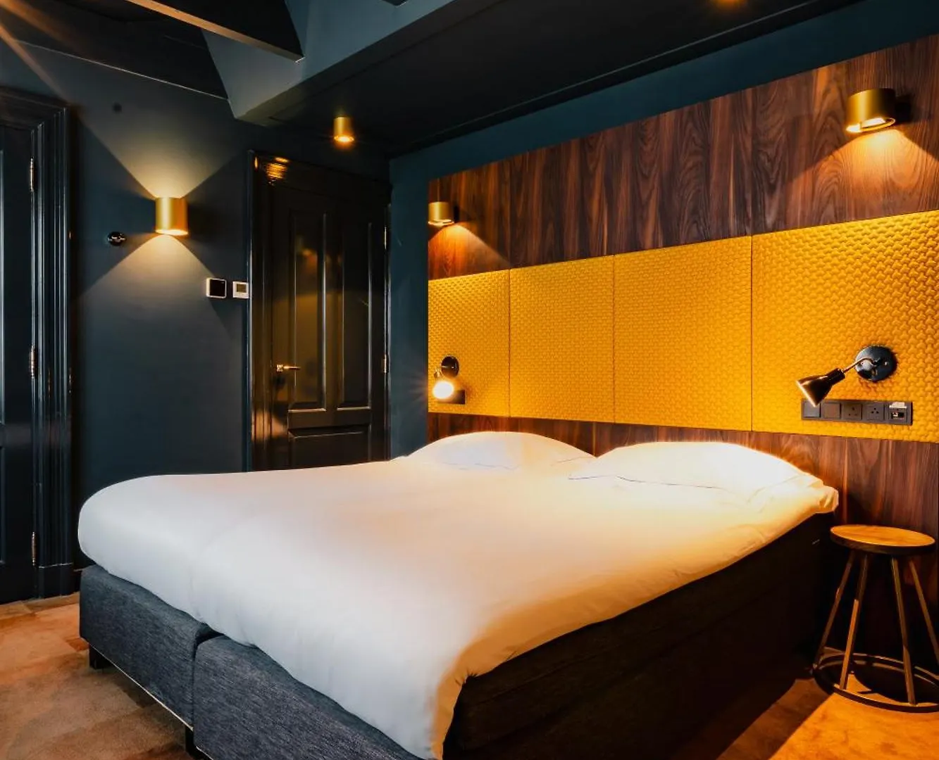 De Jonker Urban Studios & Suites Амстердам Отель
