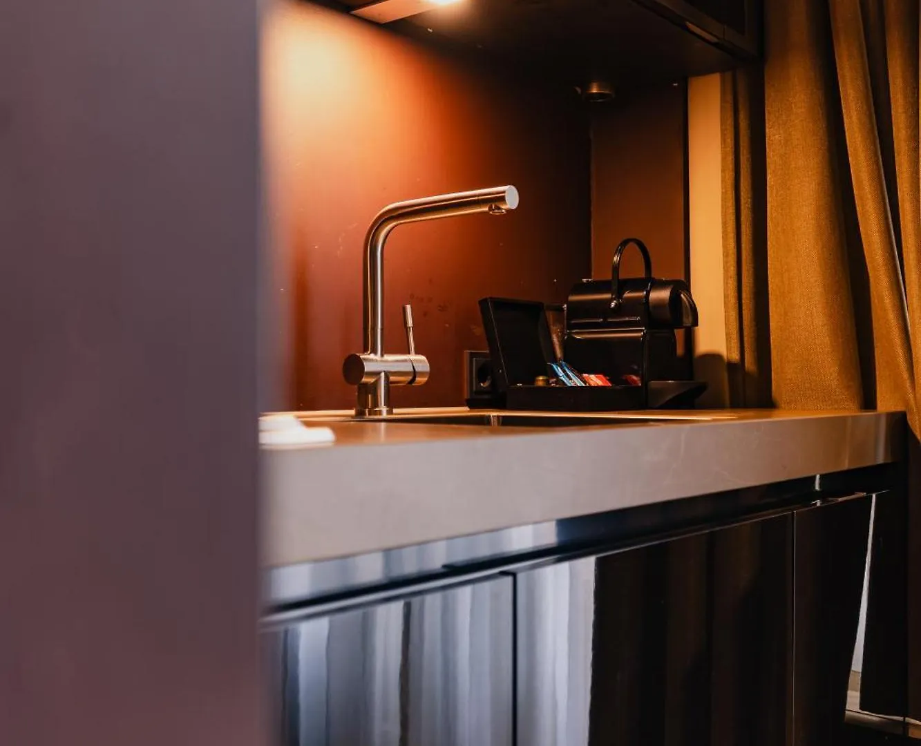 Hotel De Jonker Urban Studios & Suites Amsterdam